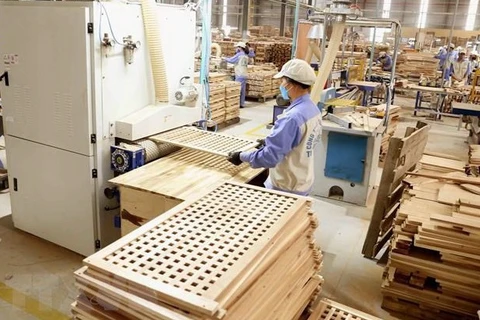 Vietnam busca crecer exportaciones de productos madereros en Reino Unido