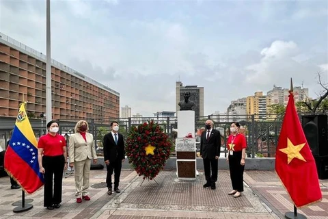 Celebran en Venezuela los 47 años de la Reunificación de Vietnam 