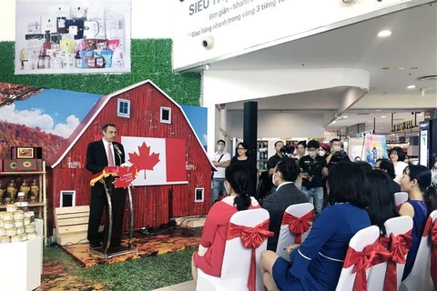 Inauguran Semana de alimentos y bienes de consumo de Canadá en Ciudad Ho Chi Minh