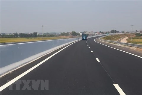 Primer ministro solicita a mejorar plan de construcción de autopistas en Delta del Mekong