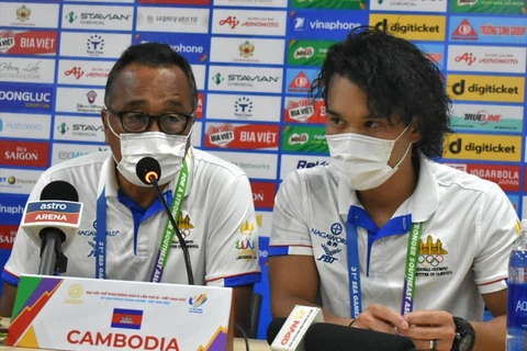 SEA Games 31: Entrenador de la selección camboyana de fútbol satisfecho con victoria sobre Laos