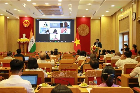 Debaten medidas para promover intercambios comerciales entre provincias vietnamitas e India
