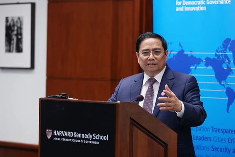 Premier vietnamita habla sobre construcción de economía independiente y autosuficiente en Universidad Harvard 