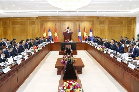 Presidente del Parlamento vietnamita sostiene conversaciones con su homólogo laosiano