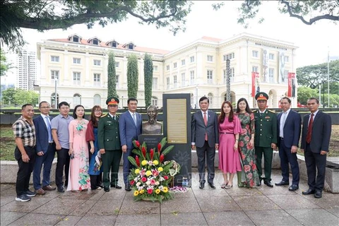 Conmemoran aniversario de natalicio del presidente Ho Chi Minh en Singapur