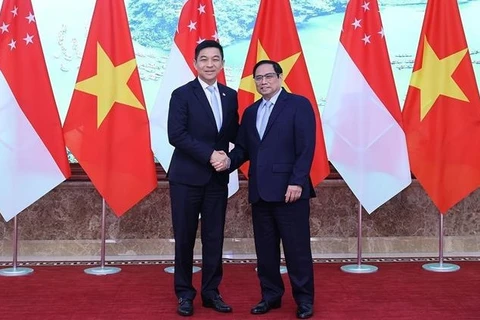 Premier de Vietnam propone medidas para agilizar asociación estratégica con Singapur