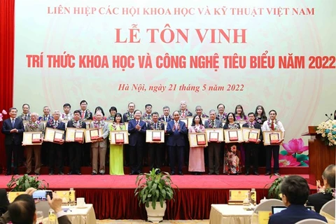 Presidente vietnamita elogia aportes de intelectuales al desarrollo nacional