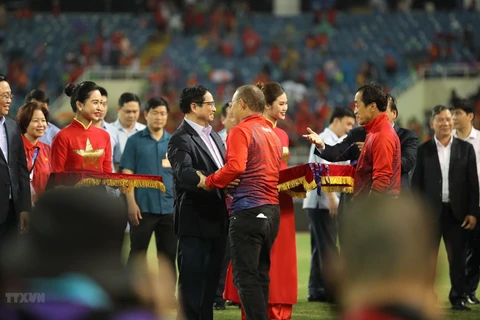 Primer ministro vietnamita felicita a la selección de fútbol sub-23 por su victoria en SEA Games 31