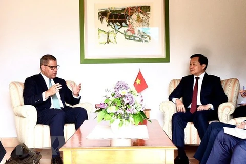 Vietnam otorga gran importancia a cooperación con Foro Económico Mundial