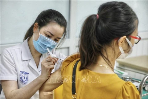 Vietnam confirma más de mil 300 casos de COVID-19 este martes