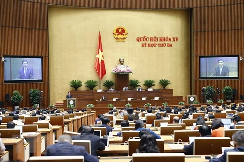 Asamblea Nacional de Vietnam debate programa de confección de leyes y ordenanzas