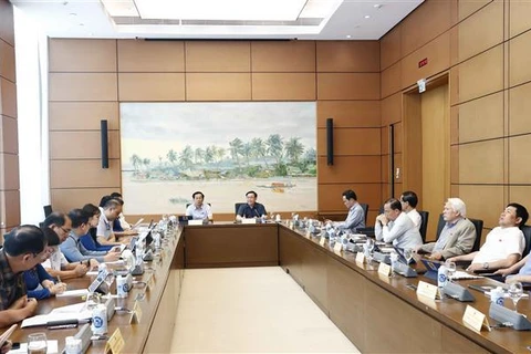 Prosigue Asamblea Nacional de Vietnam debates sobre importantes asuntos