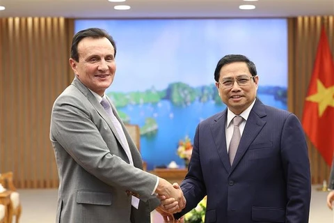 Vietnam aspira a cooperar con AstraZeneca en producción de vacunas