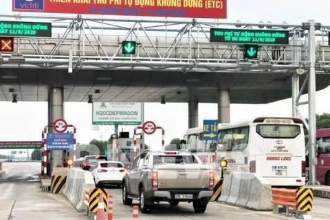 Comienzan aplicación del cobro electrónico de peajes en autopista Hanoi-Hai Phong