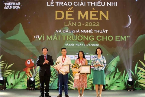 VNA otorga premios artísticos infantiles “De Men”
