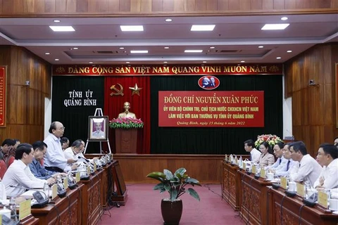 Exhortan a provincia vietnamita de Quang Binh a aprovechar su potencial de desarrollo