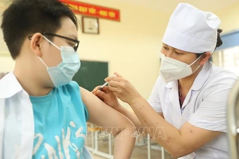 Vietnam distribuye 2,6 millones de dosis adicionales de vacuna antiCOVID-19 para niños 
