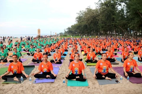 Día Internacional del Yoga contribuye a consolidar relaciones Vietnam-la India 