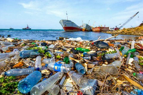 Lanzan centro de innovación para reducir desechos plásticos en Vietnam