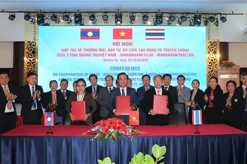 Fortalecen lazos de cooperación integral entre provincias de Vietnam, Laos y Tailandia
