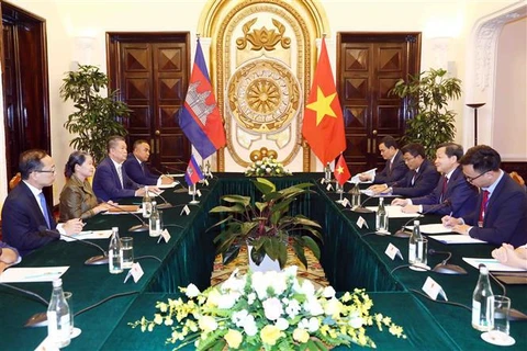 Vicepremieres de Vietnam y Camboya acuerdan promover nexos bilaterales 
