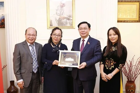 Presidente del Grupo Parlamentario Británico resalta la actual visita del titular legislativo vietnamita 