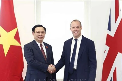 Reino Unido aspira fortalece nexos con Vietnam en diversos sectores, afirma vicepremier británico