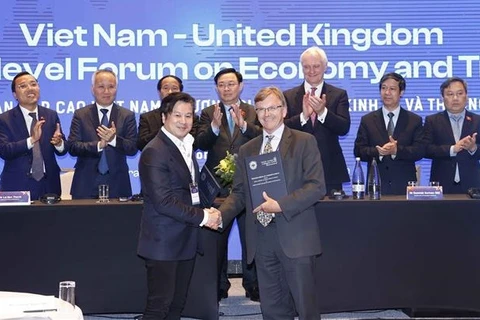 Vietnam y Reino Unido promueven cooperación en economía