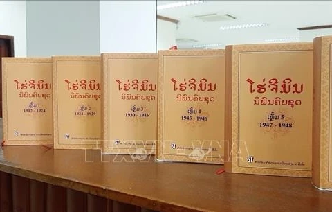 Academia laosiana incluye obras completas de Ho Chi Minh en programa de estudios