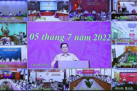 Premier vietnamita insta a evitar negligencia en control pandémico de la COVID-19