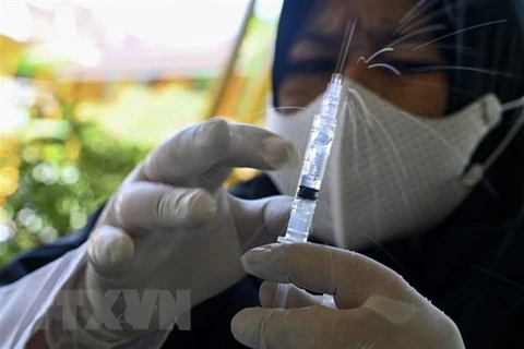 Indonesia exhorta a protegerse con dosis de refuerzo de vacuna contra la COVID-19