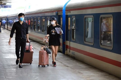 Ponen en operación vagón de alta calidad en ferrocarril Hanoi-Hai Phong 