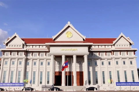 Vietnam y Laos comparten experiencias en construcción de sala de tradiciones del Parlamento
