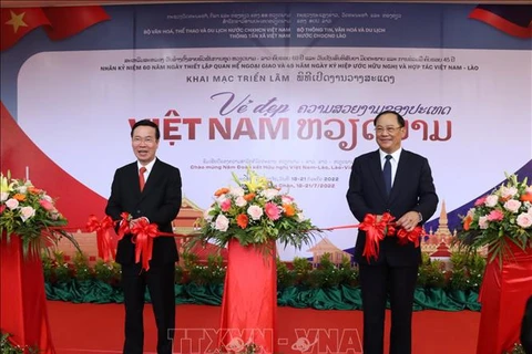 Inauguran exposición fotográfica “Belleza de Vietnam” en Laos
