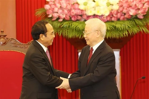 Secretario general del PCV recibe al vicepresidente de Laos 