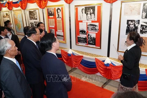 Inauguran exposición de materiales de archivo sobre relaciones Vietnam-Laos