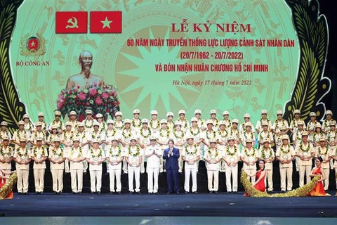 Destacan contribuciones importantes de Policía Popular al desarrollo de Vietnam