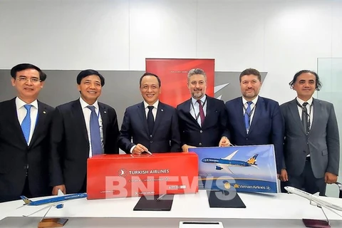 Aerolíneas vietnamita y turca firman acuerdo de cooperación