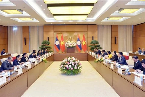 Profundizan cooperación entre órganos legislativos de Vietnam y Laos