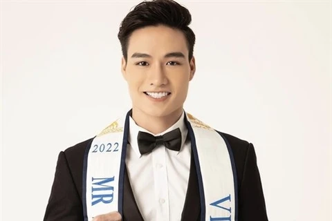 Modelo vietnamita coronado Mister Supranational Asia 2022