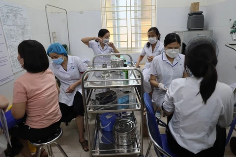 Vietnam confirma más de mil 292 nuevos casos de COVID-19