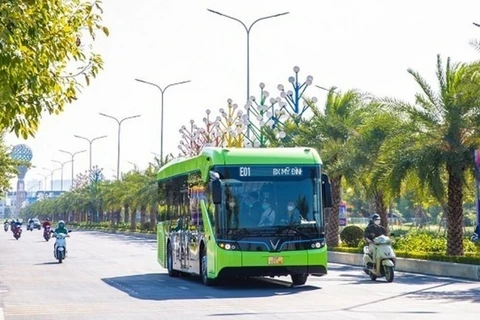  Autobuses eléctricos, solución eficiente para el transporte público en Hanoi