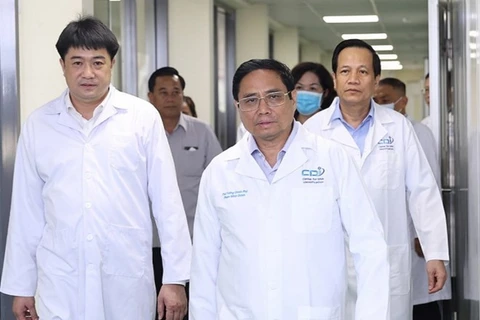 Premier vietnamita destaca la importancia de pruebas de ADN para mártires