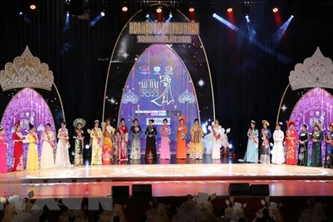 Concurso de belleza resalta traje tradicional de Vietnam en Europea 