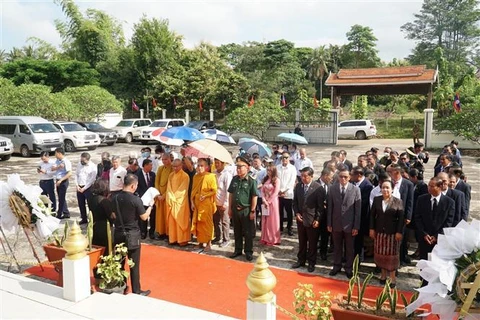 Honran en Vientiane a mártires de Vietnam y Laos