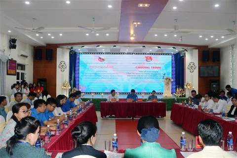 Jóvenes de Vietnam y Laos trabajan por preservar relaciones especiales bilaterales