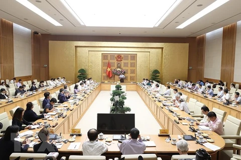 Primer ministro de Vietnam preside reunión sobre la gestión macroeconómica