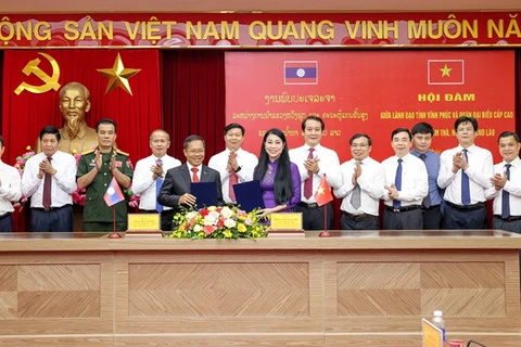 Fomentan cooperación entre provincias de Vietnam y Laos