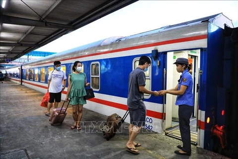 Agregarán trenes en ruta ferroviaria de Hanoi con provincia de Lao Cai 