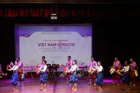 Efectúan semana cultural vietnamita en Camboya